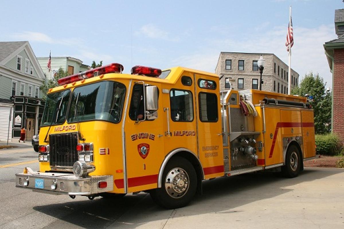Engine 1 – 2001 E-One Cyclone 1750 GPM Pump with a 500 Gallon Water Tank
